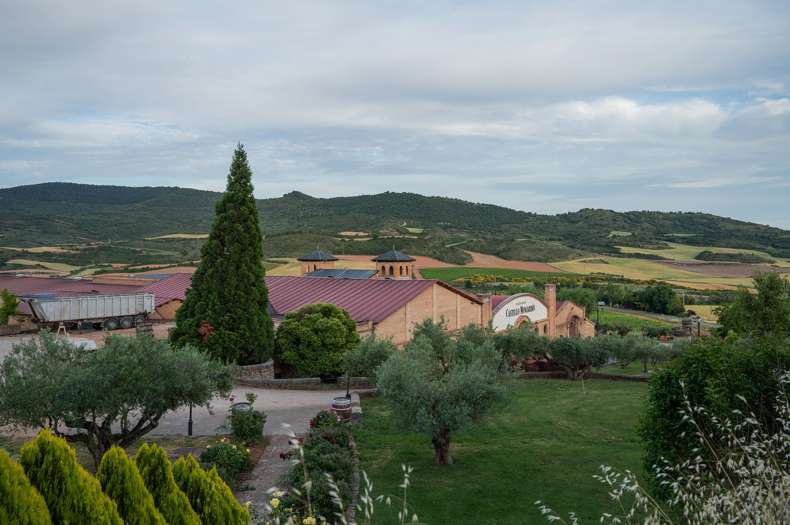 Foto 2 - Bodegas Castillo de Monjard&iacute;n