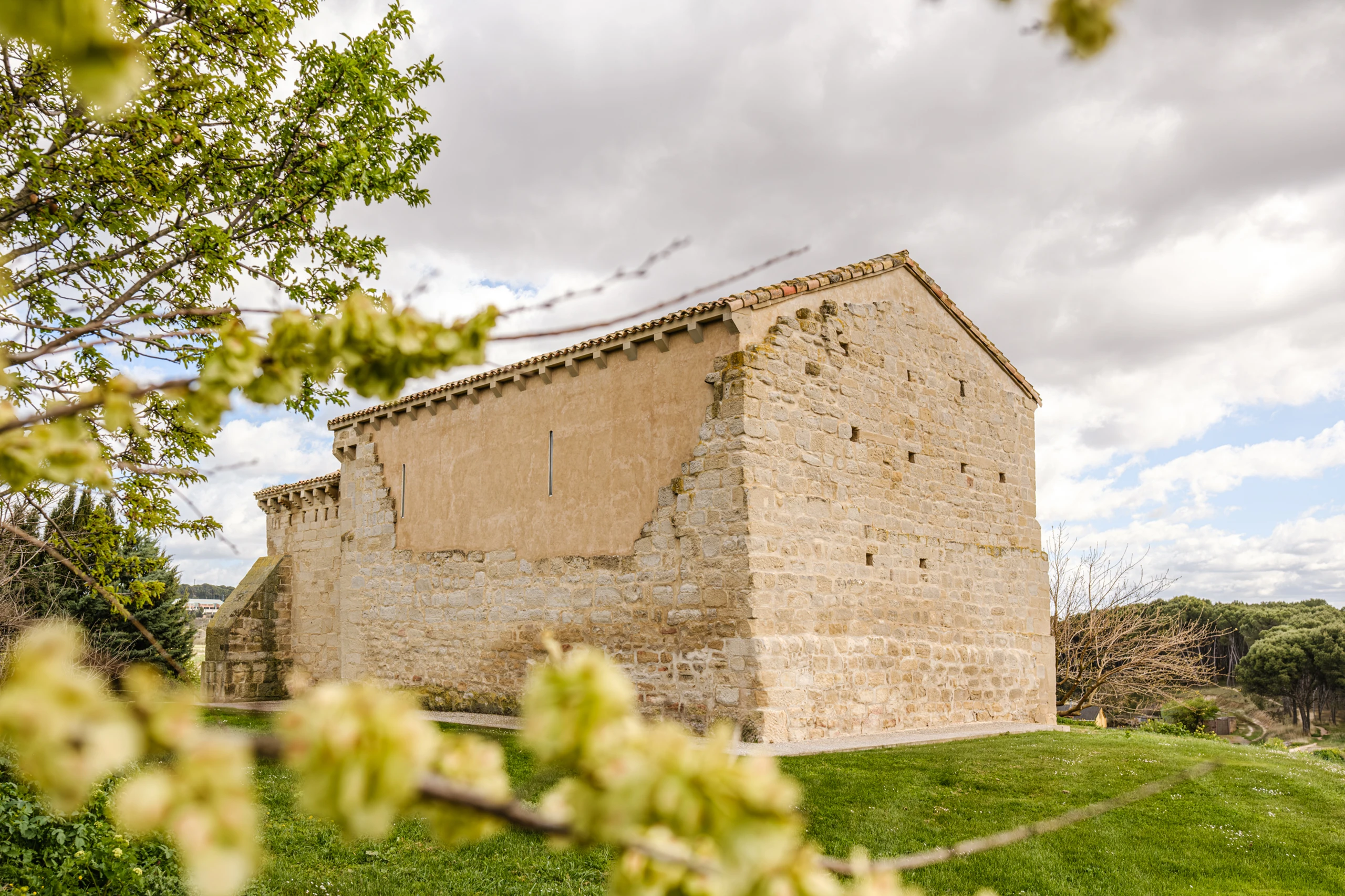 Foto 2 - Ermita de San Mart&iacute;n de Tid&oacute;n