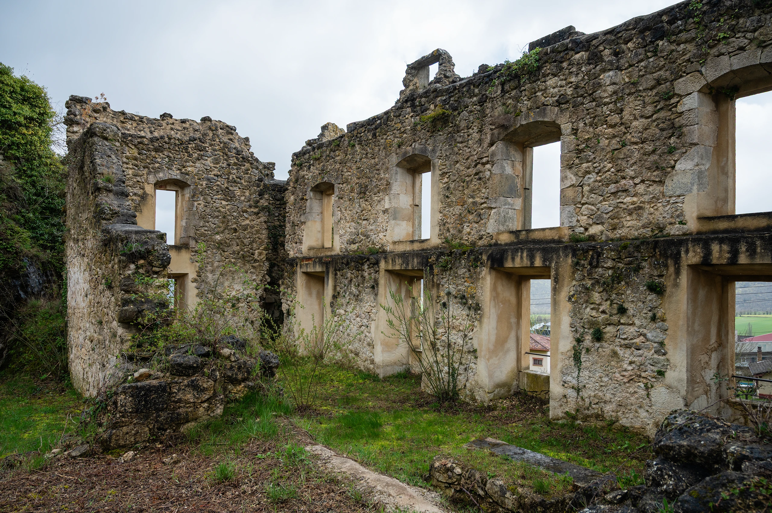 Un gran palacio fronterizo del Reino de Navarra