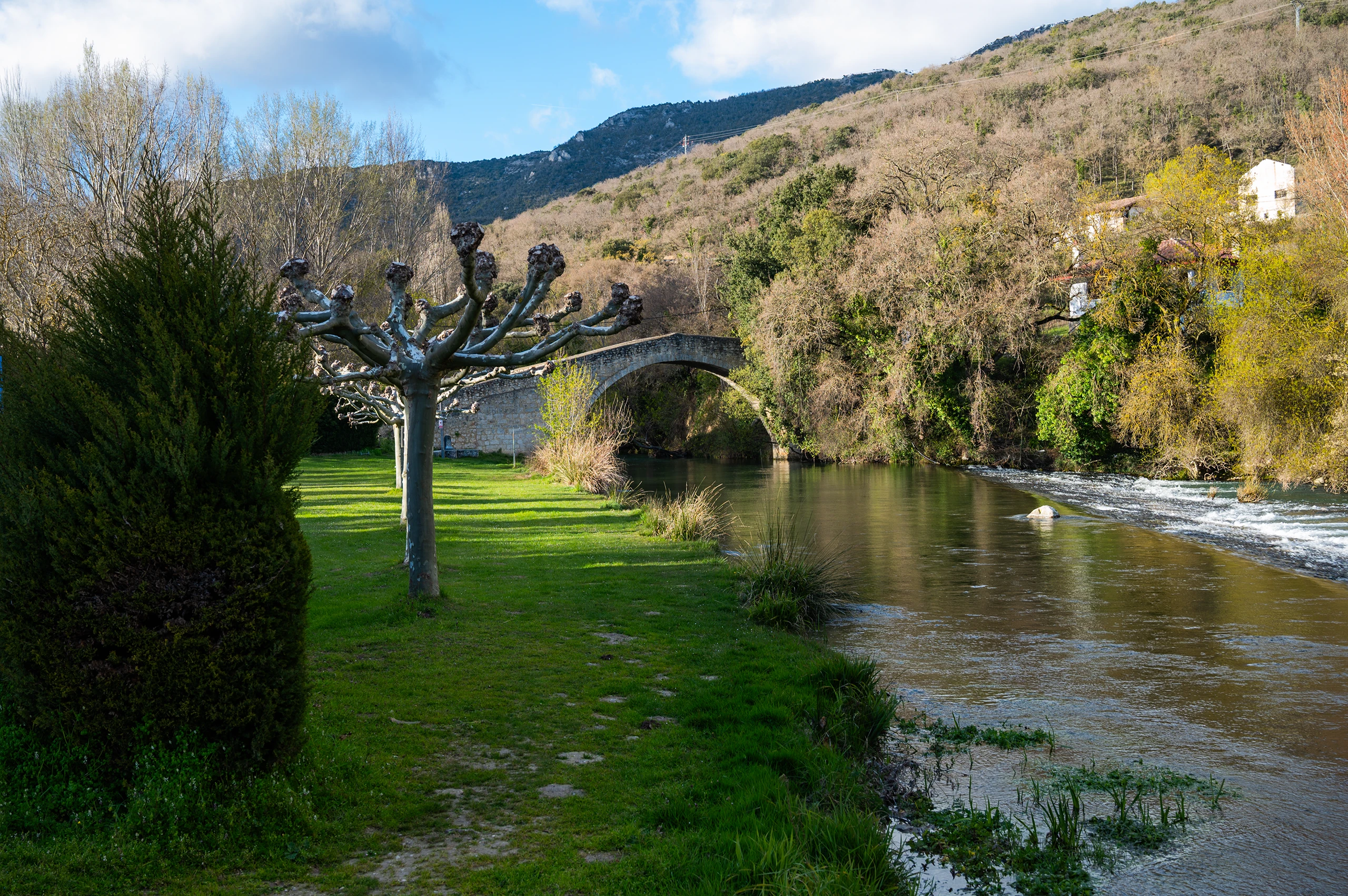 Un ba&ntilde;o en aguas de origen k&aacute;rstico